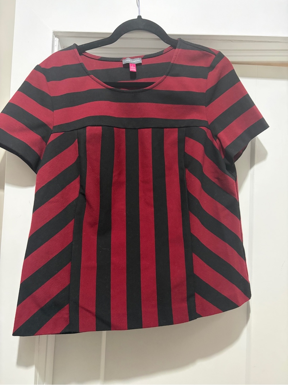 Vince Camuto Burgundy & Black Top